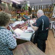 Jamones Gran Reserva Nembra y otros productos de Carnicería Blanca, en Moreda de Aller (Asturias)